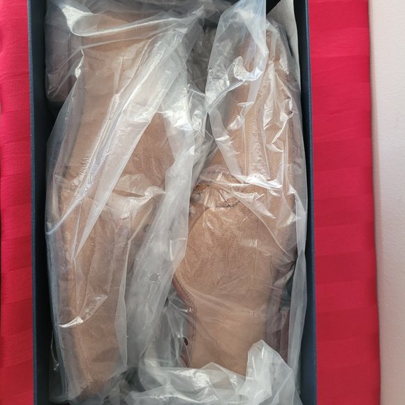 BRAND NEW, COLE HAAN, BOURBON SUEDE DRESS SHOES, SIZE 8.5!!! - Picture 9 of 10